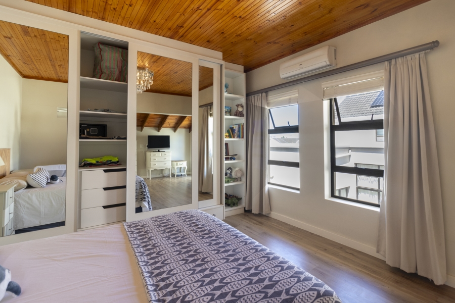 5 Bedroom Property for Sale in Royal Alfred Marina Eastern Cape